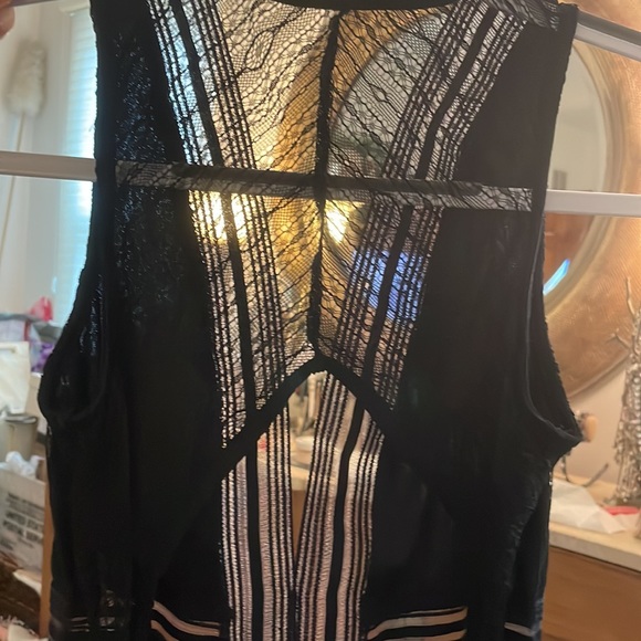 WINDSOR SHEER DERP V SHEER CUTOUT BLACK BODYSUIT. NWT SZ medium - Picture 4 of 11